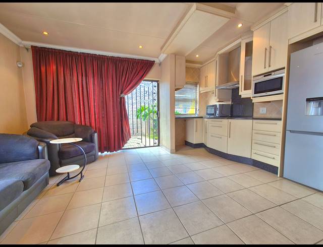 1 BEDROOM FREEHOLD TO LET IN SUNWARD PARK